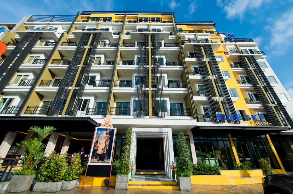 Blue Sky Patong Hotel Exterior photo