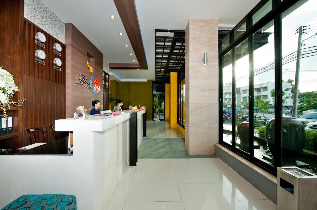 Blue Sky Patong Hotel Exterior photo