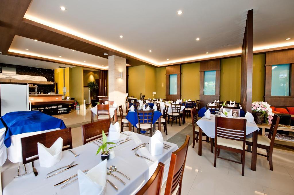 Blue Sky Patong Hotel Exterior photo