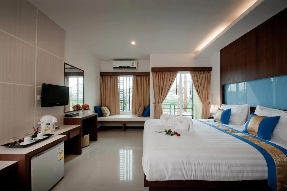 Blue Sky Patong Hotel Exterior photo