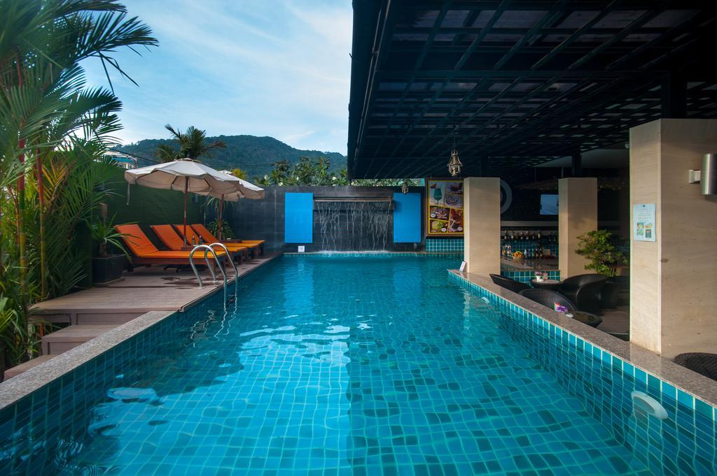 Blue Sky Patong Hotel Exterior photo