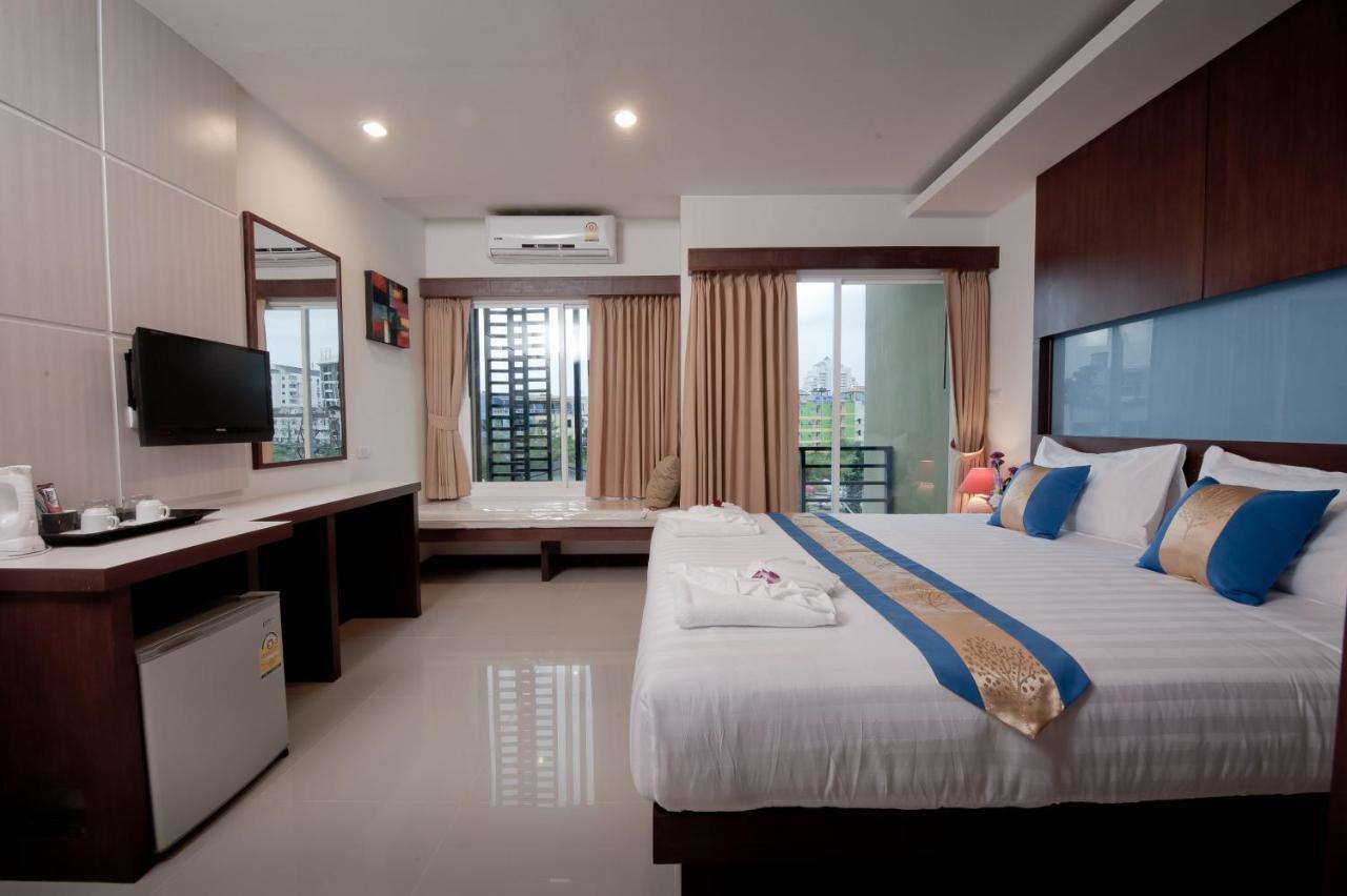 Blue Sky Patong Hotel Room photo