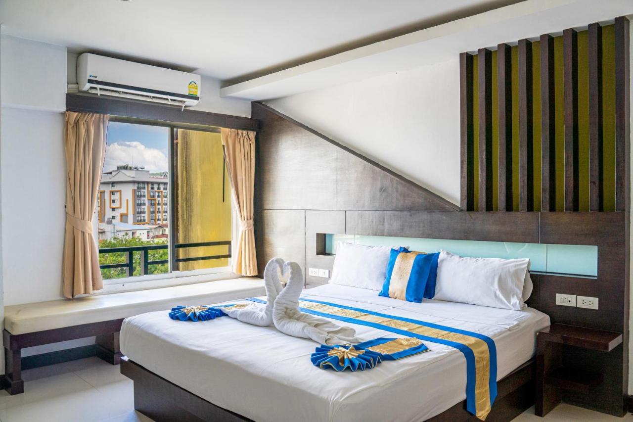 Blue Sky Patong Hotel Exterior photo
